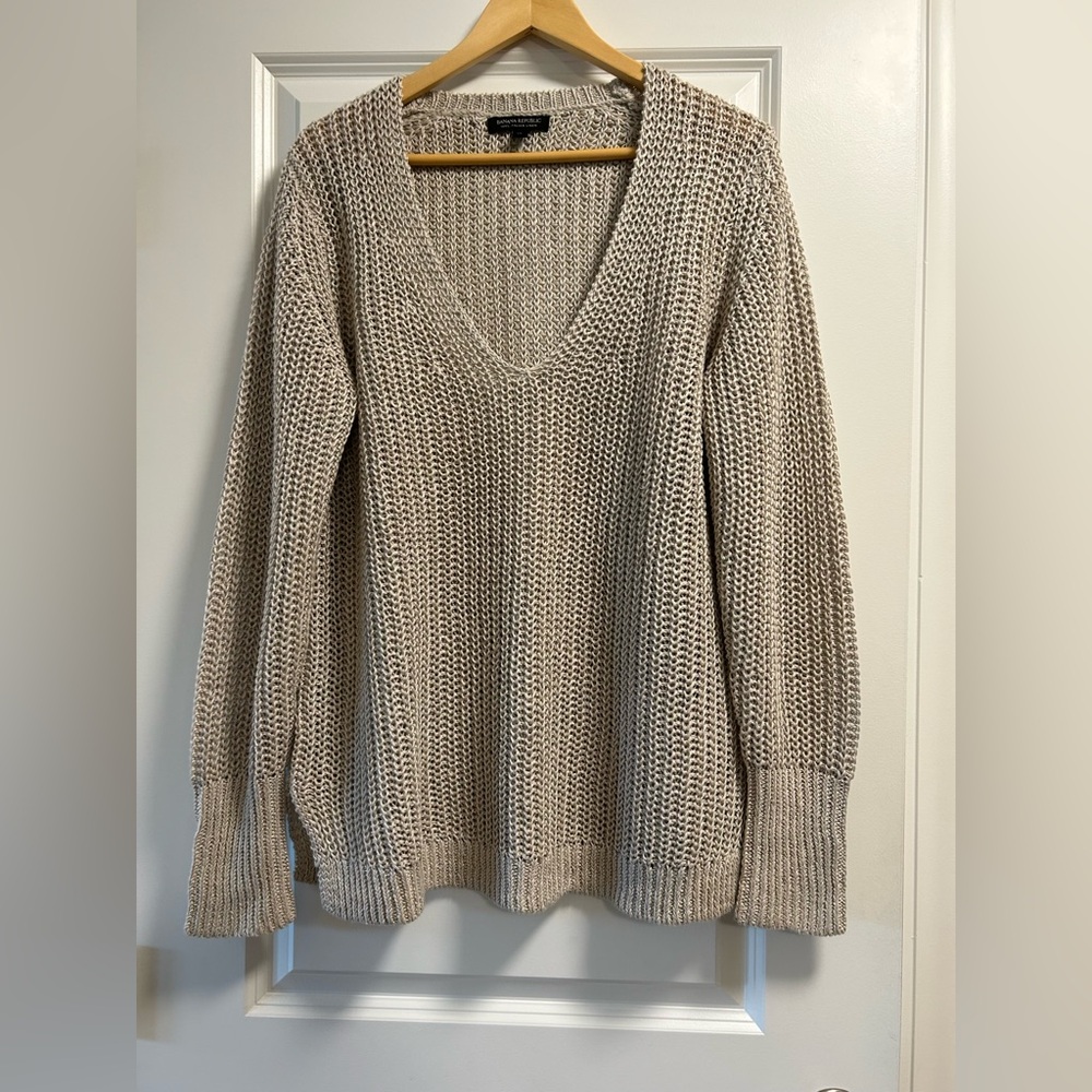 Banana Republic Biege V-Neck Sweater Chunky Knit
